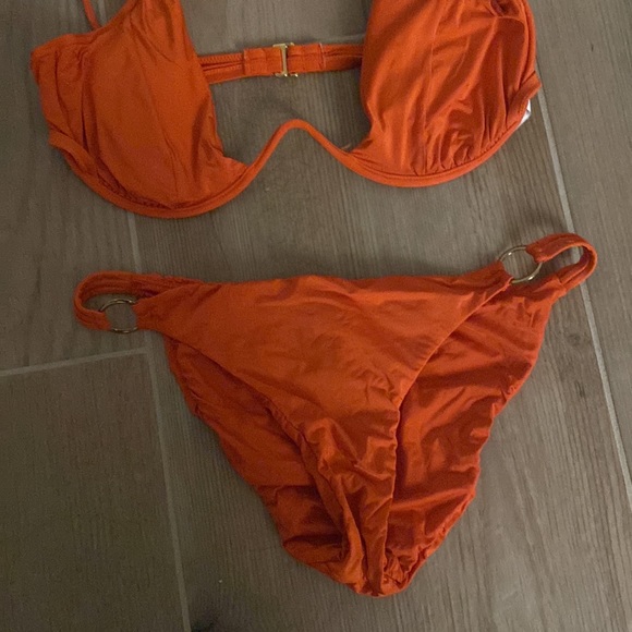 bcbg underwire bikini - Picture 4 of 7